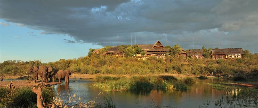 Victoria Falls Safari Lodge Екстер'єр фото